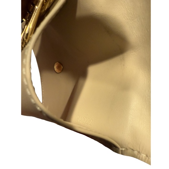 ✨ Authentic Louis Vuitton Vernis Key Chain ✨ - Picture 6 of 8